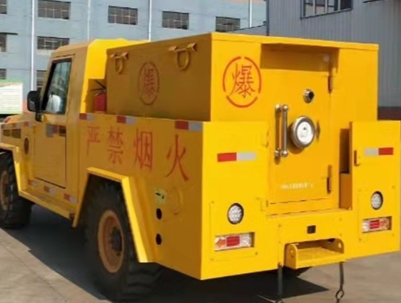 顺庆凯龙爆破器材运输车：保障爆破任务的安全运行